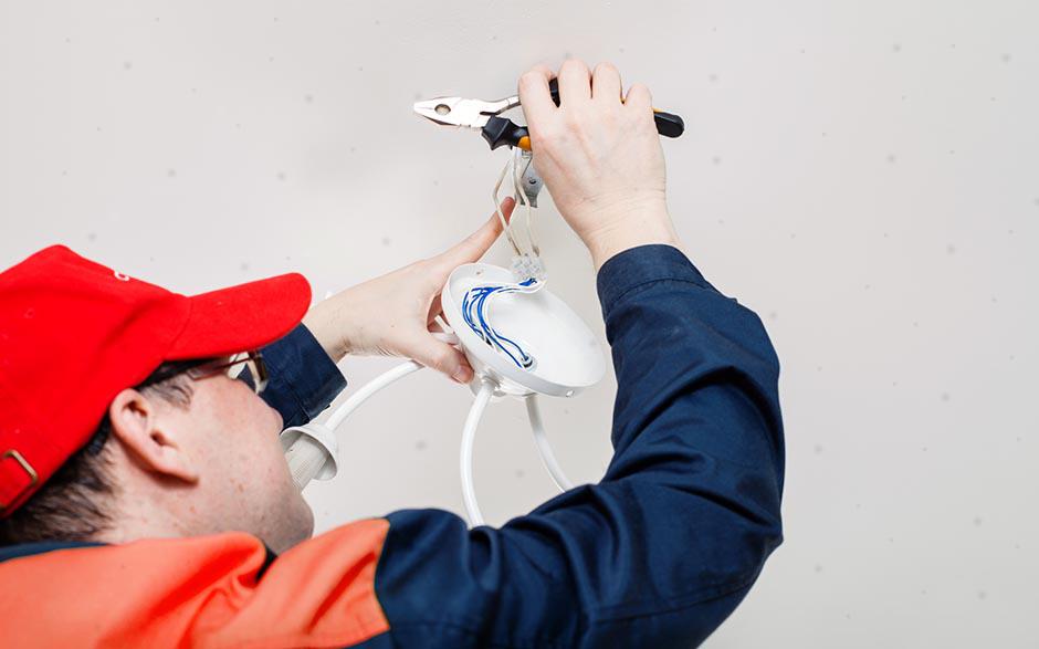je recherche un électricien Versailles